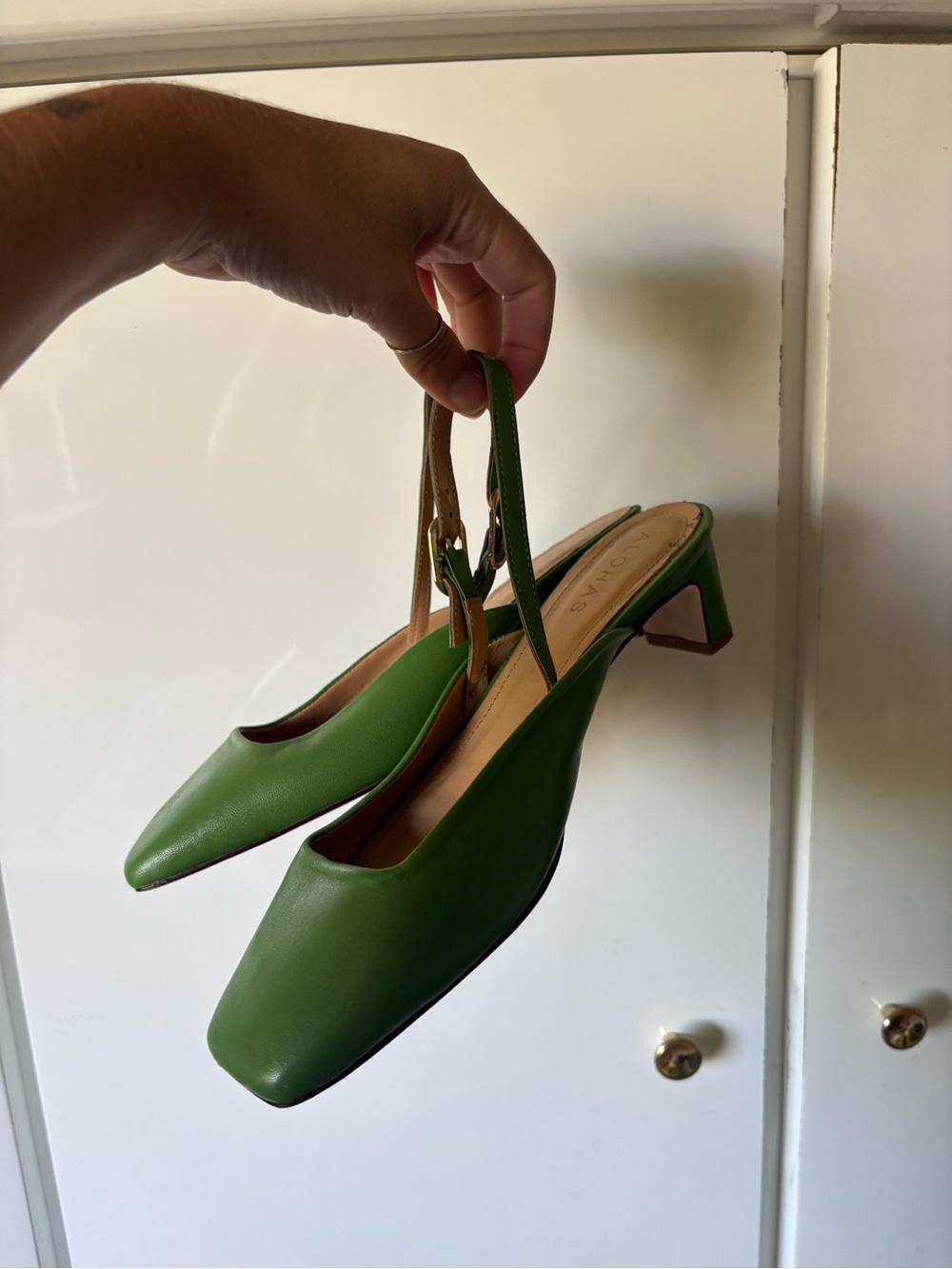 ALOHAS Green Leather Slingback Mid-Heel Sandals